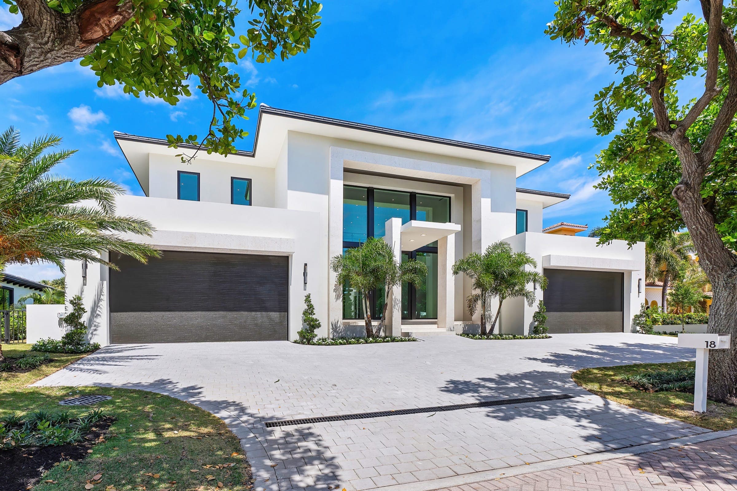 18 E Ocean Ave