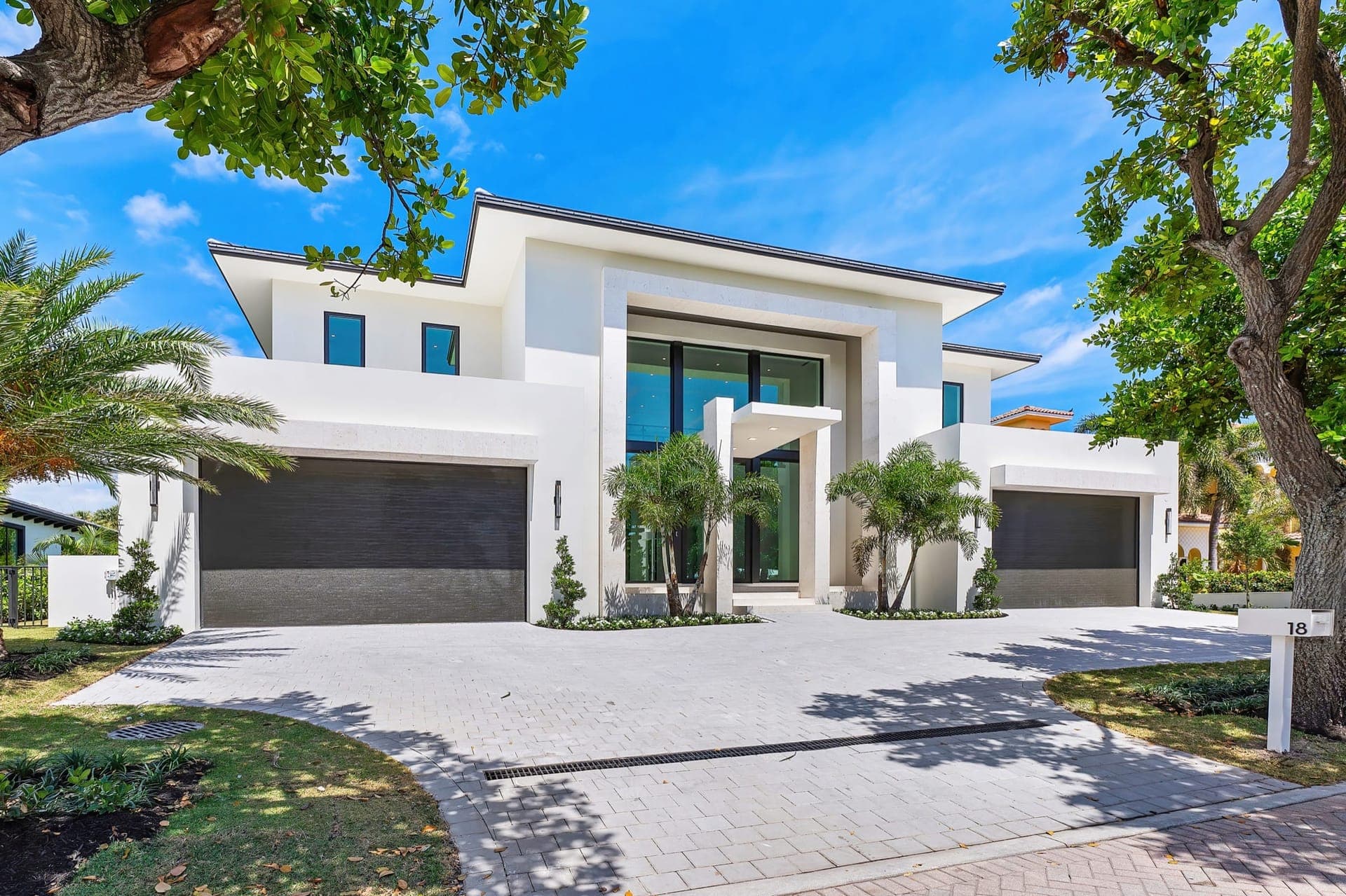 18 E Ocean Ave