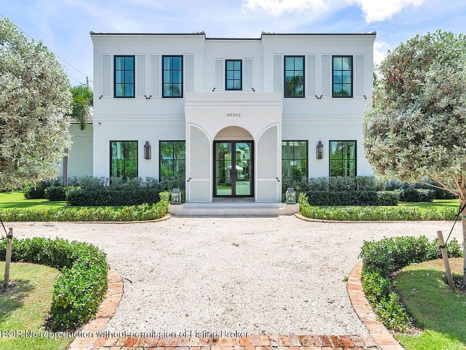 302 E Lakewood Rd